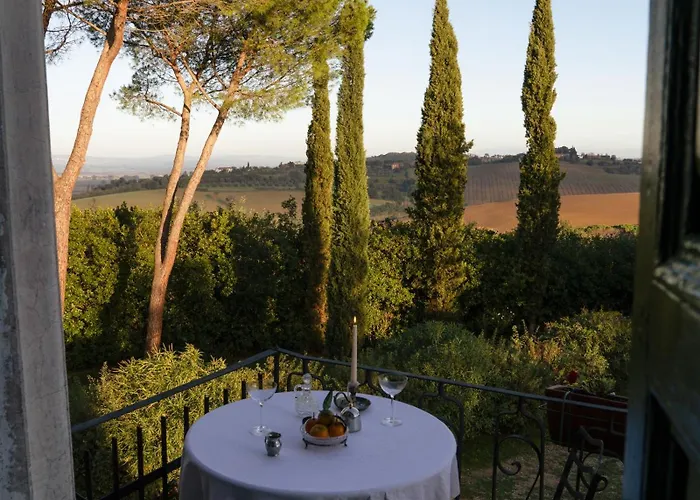 Cozzano ファームステイ *